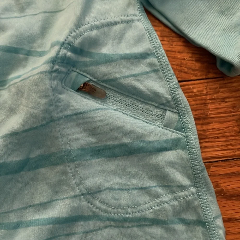 Nike Pullover Top with Hood - Picture 5 of 6